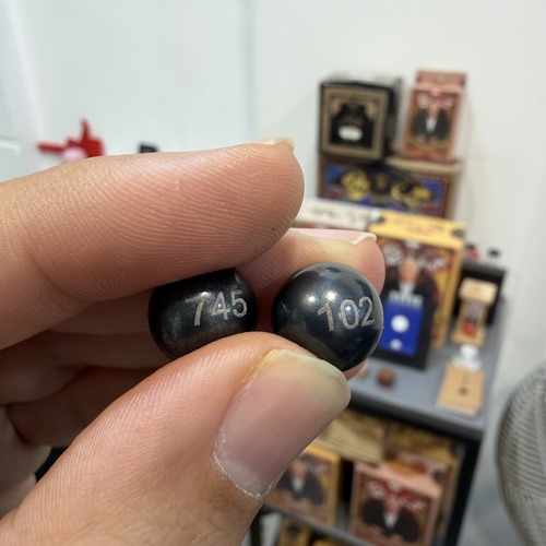 گوی رمز دار گل یا پوچ